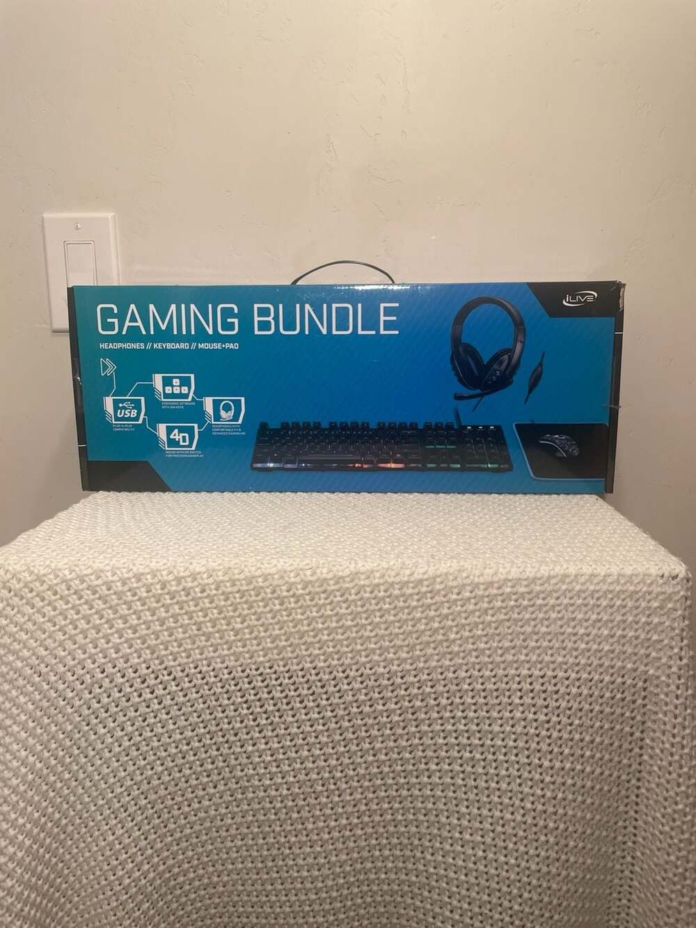 iLive Gaming Bundle Keyboard Mouse and Headset IAGMK22VP